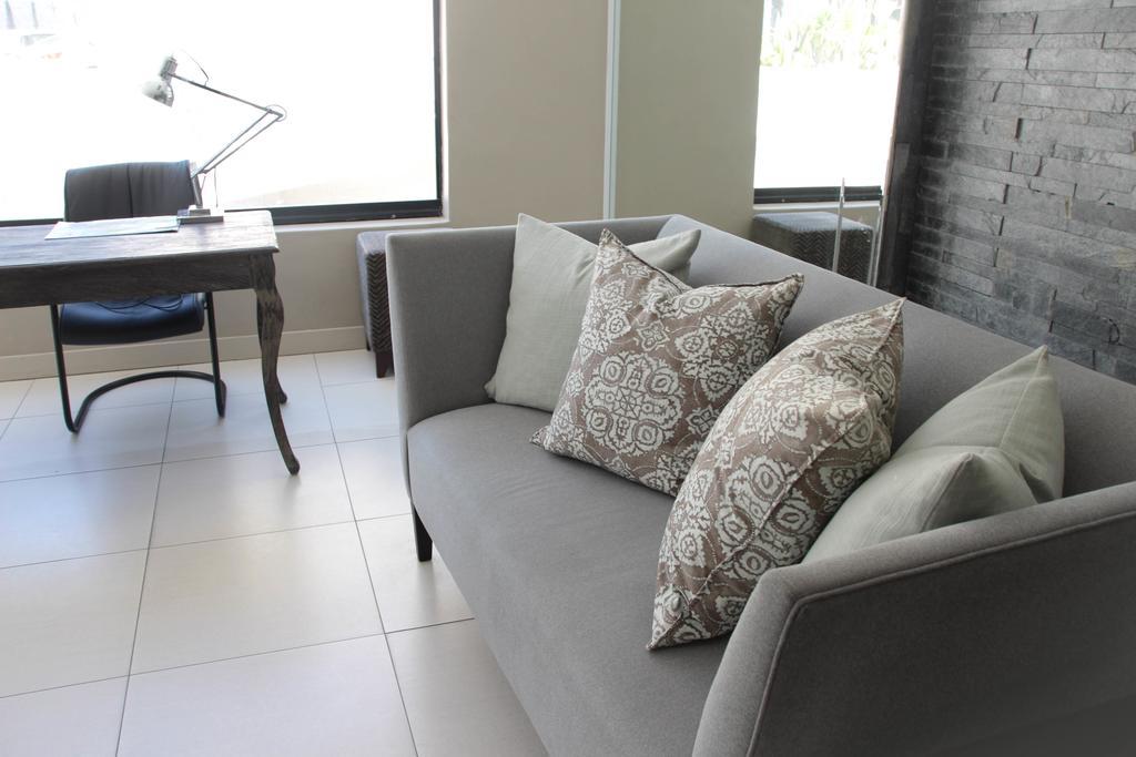 Ambassador Hotel And Self Catering Apartments Cape Town Exterior photo
