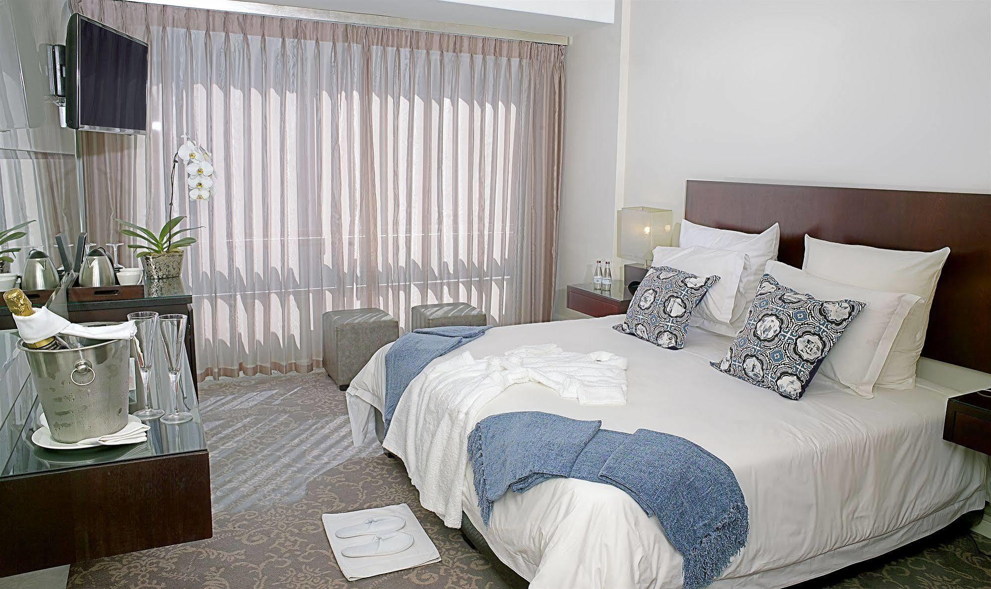 Ambassador Hotel And Self Catering Apartments Cape Town Exterior photo
