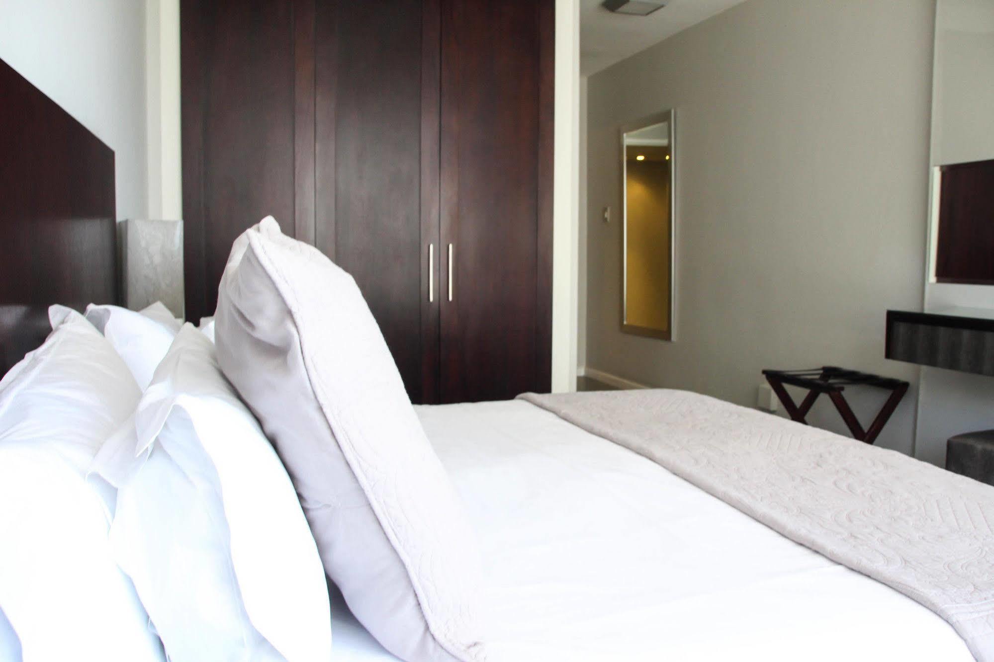 Ambassador Hotel And Self Catering Apartments Cape Town Exterior photo