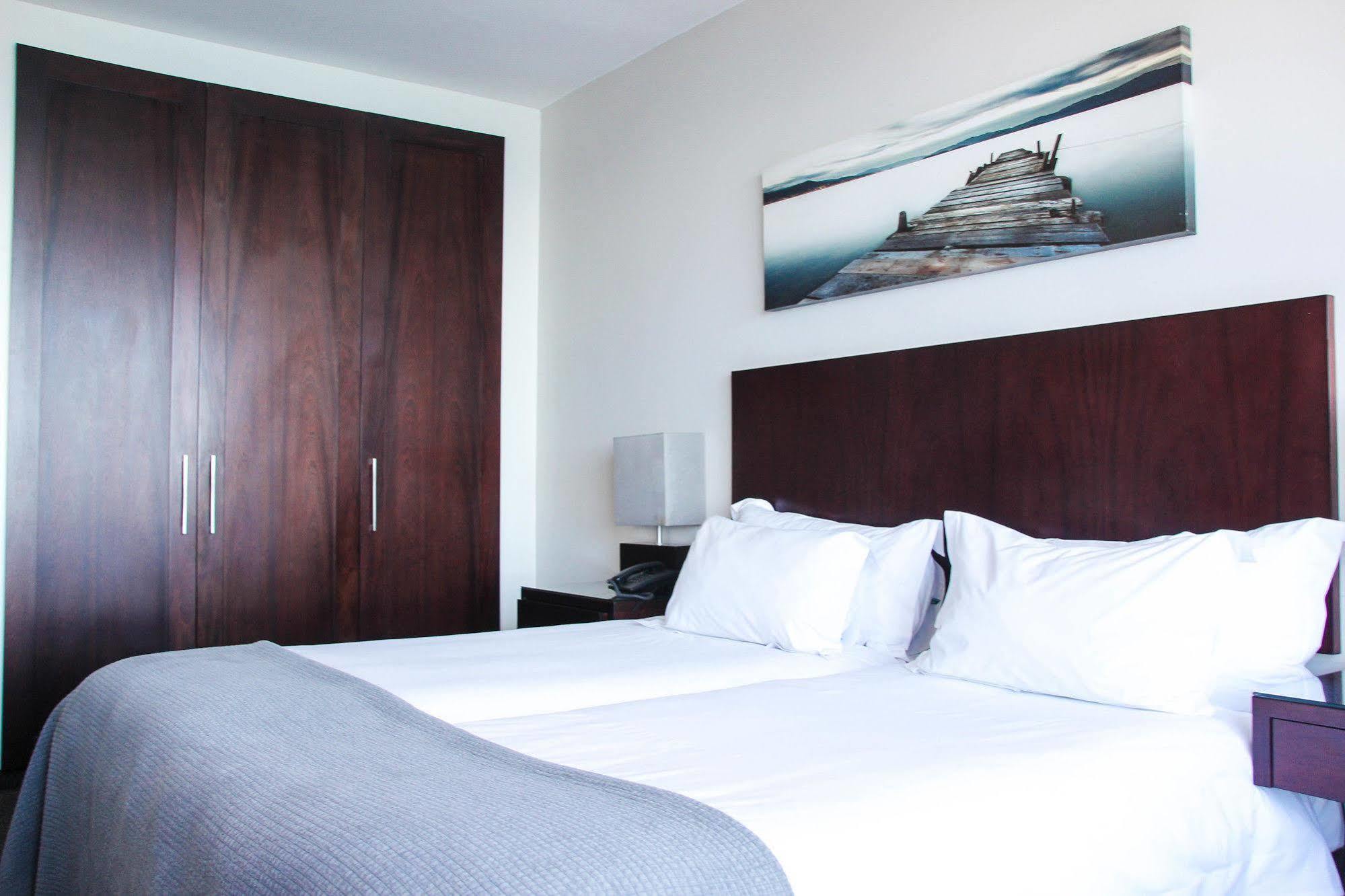 Ambassador Hotel And Self Catering Apartments Cape Town Exterior photo