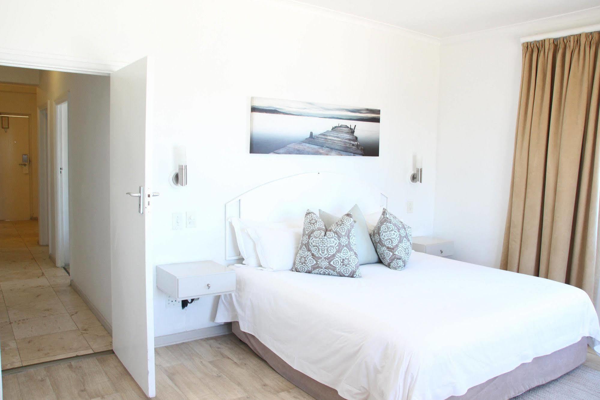 Ambassador Hotel And Self Catering Apartments Cape Town Exterior photo